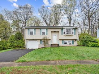 Foreclosed Home - 82 COSTANZO CT, 06518