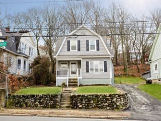 Foreclosed Home - 136 MERIDEN RD, 06705