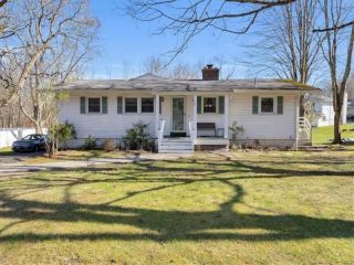 Foreclosed Home - 661 COUNTRY CLUB RD, 06708