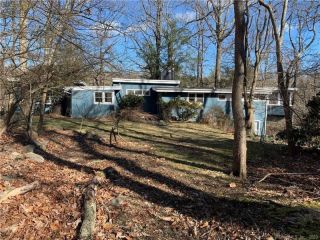 Foreclosed Home - 15 HACKBERRY HILL RD, 06883