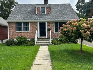Foreclosed Home - 30 LINDSEY AVE, 06905