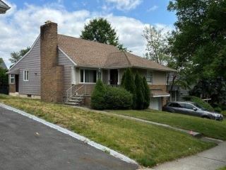 Foreclosed Home - 18 LEHIGH AVE, 07012