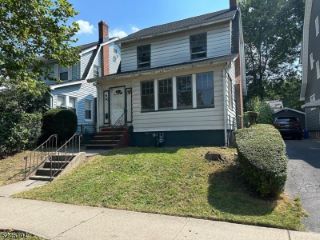 Foreclosed Home - 60 AMPERE PKWY, 07017