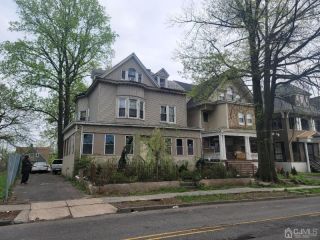 Foreclosed Home - 132 S MUNN AVE, 07018