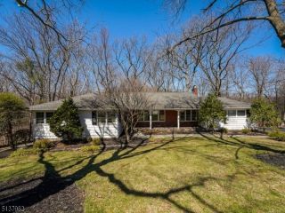 Foreclosed Home - 17 OXFORD DR, 07039