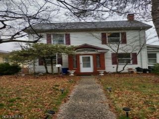 Foreclosed Home - 390 S CENTER ST, 07050