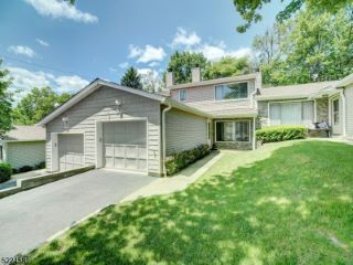 Foreclosed Home - 54 GLENVIEW DR, 07052