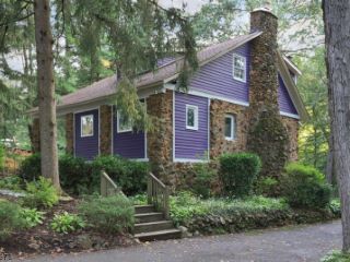 Foreclosed Home - 157 OLD STIRLING RD, 07059