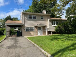 Foreclosed Home - 19 OVERBROOK DR, 07067