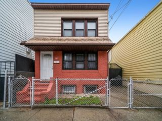 Foreclosed Home - 162 PACIFIC ST, 07105