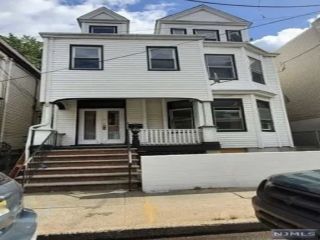 Foreclosed Home - 176 S 9TH ST, 07107