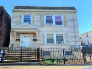 Foreclosed Home - 66 DAVENPORT AVE, 07107
