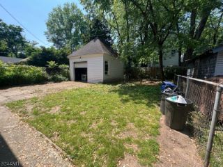 Foreclosed Home - 833 S 13TH ST, 07108
