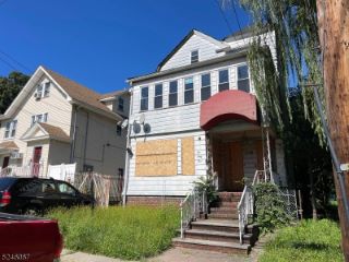 Foreclosed Home - List 101268051