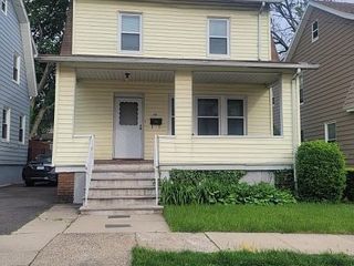 Foreclosed Home - 28 TEMPLE PL, 07111