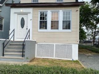 Foreclosed Home - 72 RUTGERS ST, 07111