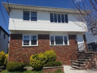 Foreclosed Home - 421 SPENCER ST, 07202