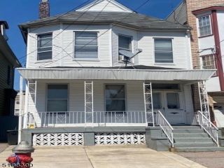 Foreclosed Home - 148 CLINTON AVE, 07304