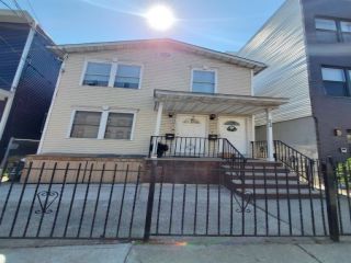 Foreclosed Home - 734 GARFIELD AVE, 07305