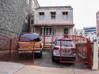 Foreclosed Home - 731 NEWARK AVE, 07306
