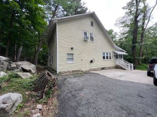 Foreclosed Home - 139 PINE TREE RD, 07403