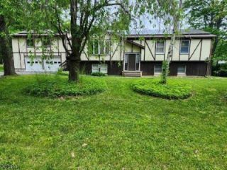 Foreclosed Home - 549 TERRACE DR, 07422