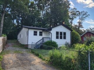 Foreclosed Home - 18 LAKE ST, 07422
