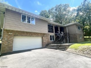 Foreclosed Home - 30 GLEN ROCK RD, 07424