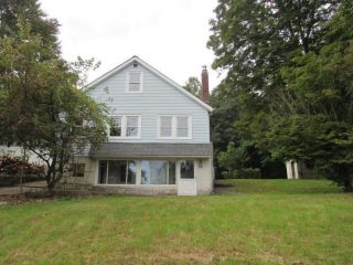 Foreclosed Home - 7 W Shore Ln, 07456