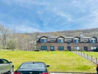 Foreclosed Home - 15 GREAT GORGE TER, 07462