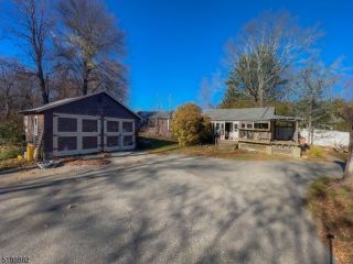 Foreclosed Home - 1335 MACOPIN RD, 07480