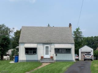 Foreclosed Home - 15 COLONIAL AVE, 07502