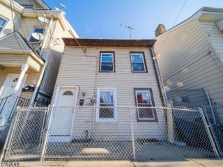 Foreclosed Home - 341 MARSHALL ST, 07503