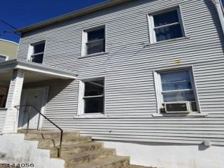 Foreclosed Home - 68 N 7TH ST, 07522