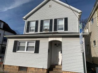 Foreclosed Home - 139 N 9TH ST, 07522