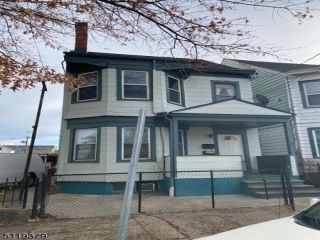 Foreclosed Home - 49 E 16TH ST, 07524