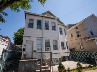 Foreclosed Home - 253 E 16TH ST, 07524