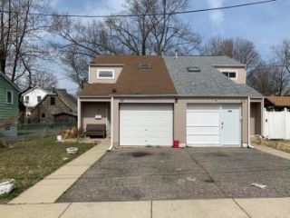Foreclosed Home - 385 Thomas St, 07666