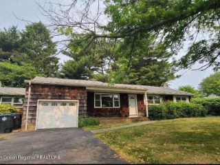 Foreclosed Home - 1305 SQUIRREL RD, 07719