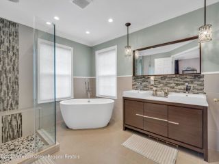 Foreclosed Home - List 100411475