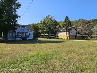 Foreclosed Home - 721 SQUANKUM YELLOWBROOK RD, 07727