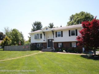 Foreclosed Home - 7 FENIMORE RD, 07728