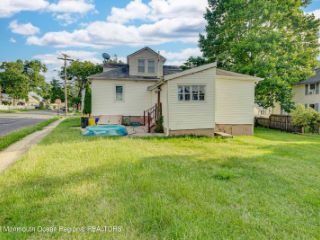 Foreclosed Home - 25 BOND ST, 07728