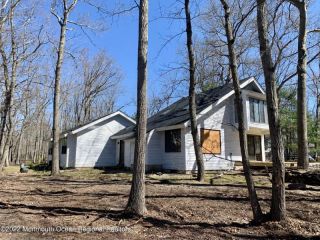 Foreclosed Home - 316 HERBERTSVILLE RD, 07731
