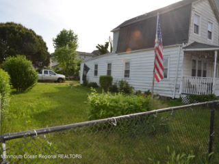 Foreclosed Home - 230 BAY AVE, 07732