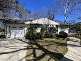 Foreclosed Home - 27 ORCHARD AVE W, 07733
