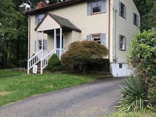 Foreclosed Home - 874 HOLMDEL RD, 07733
