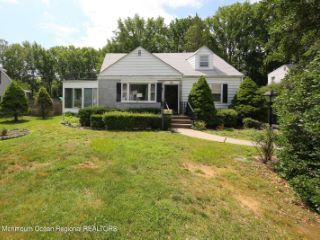 Foreclosed Home - 65 LITTLE SILVER PKWY, 07739