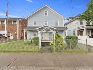Foreclosed Home - 33 LITTLE ST, 07747