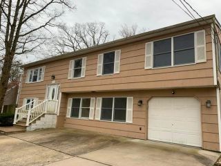 Foreclosed Home - 406 N Riverside Dr, 07753